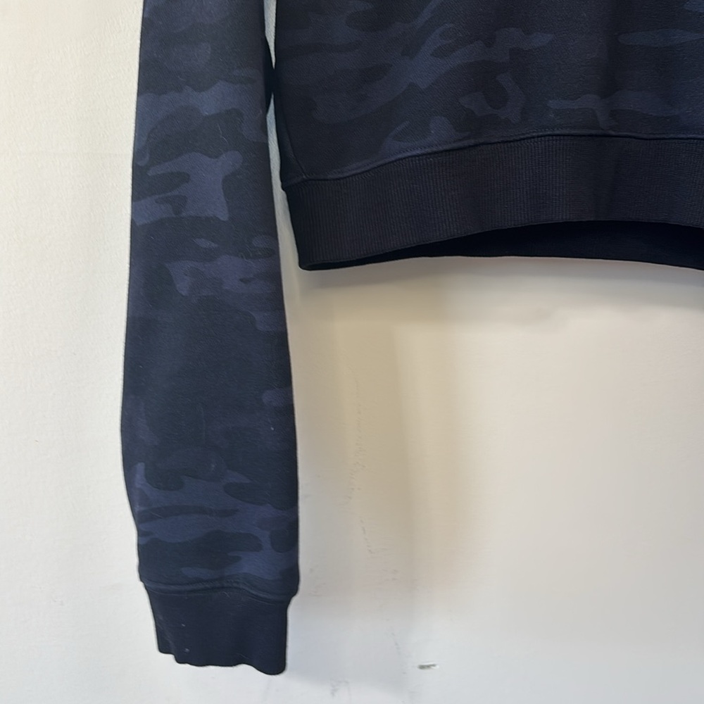 Alphalete Black Camo Cropped Hoodie Size Medium - Picture 5 of 9